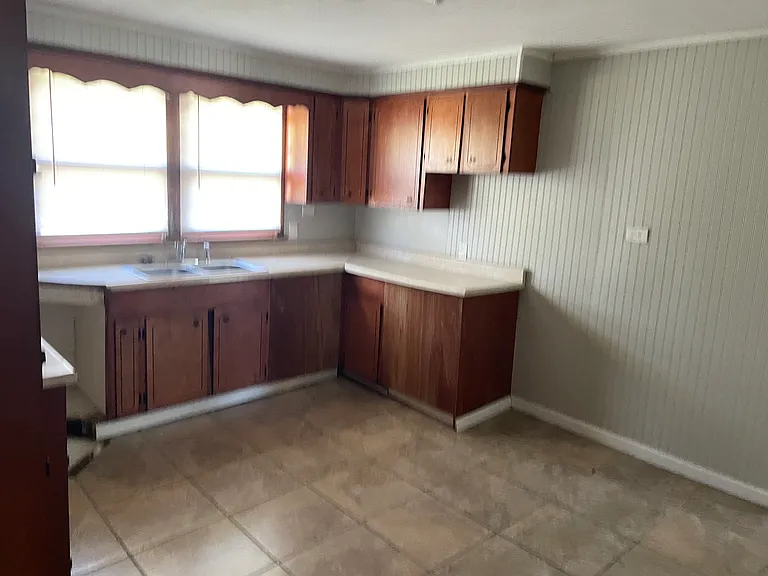 4035 Jefferson St — Photo 3