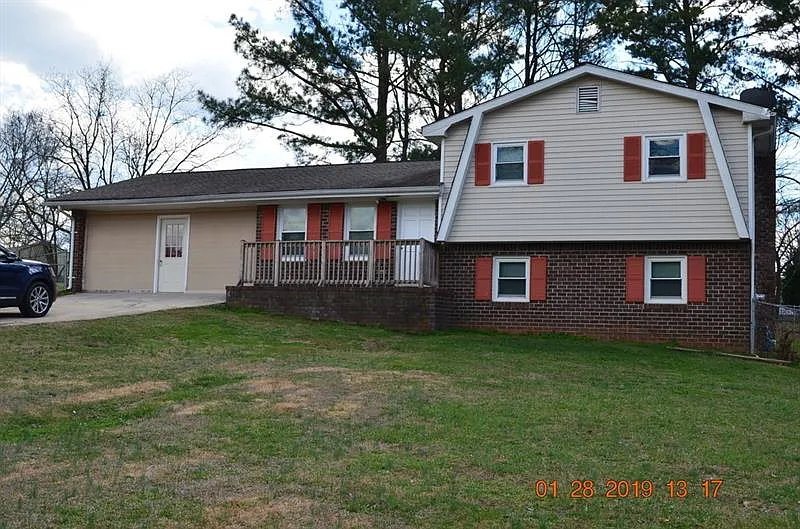155 Carroll Cir photo 1