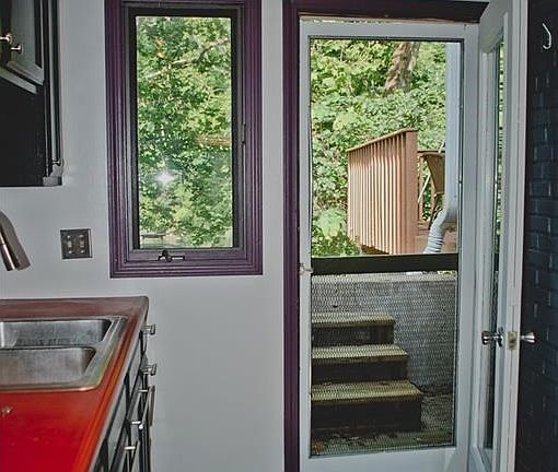5th image of 5104 Riverview Dr