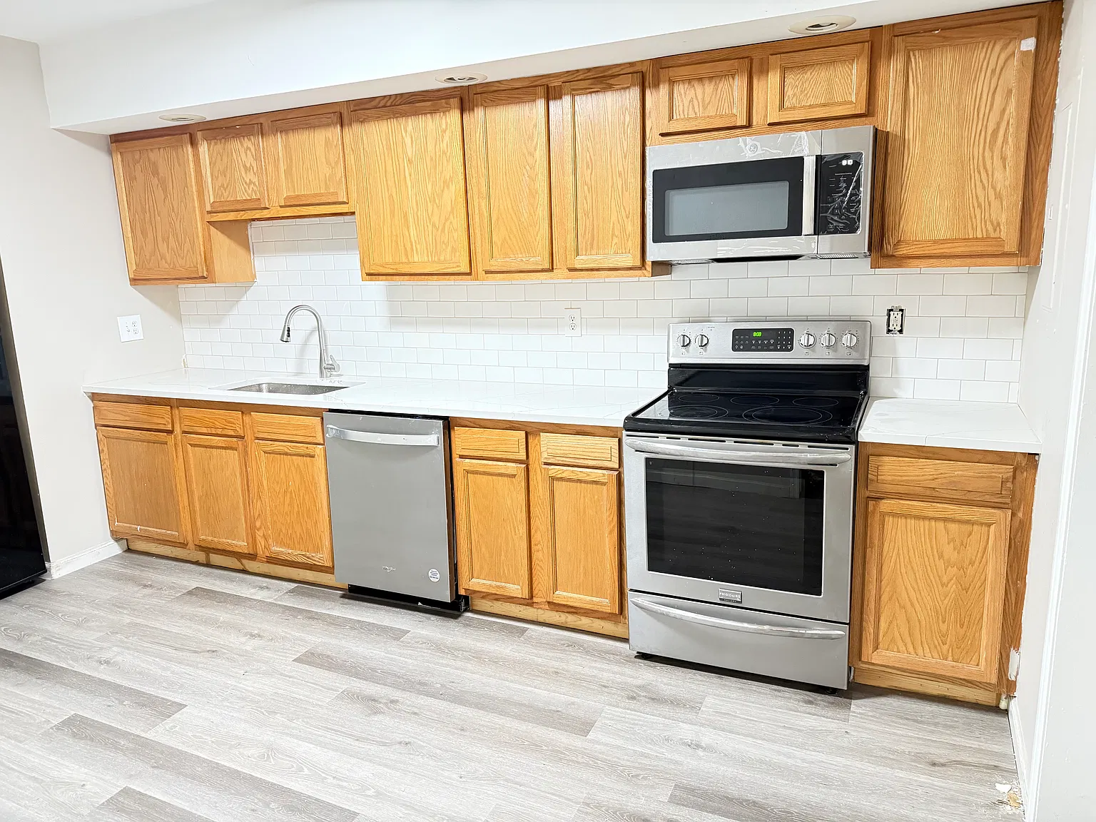 3 bed, 1250 sqft, $1,650 — Photo 2