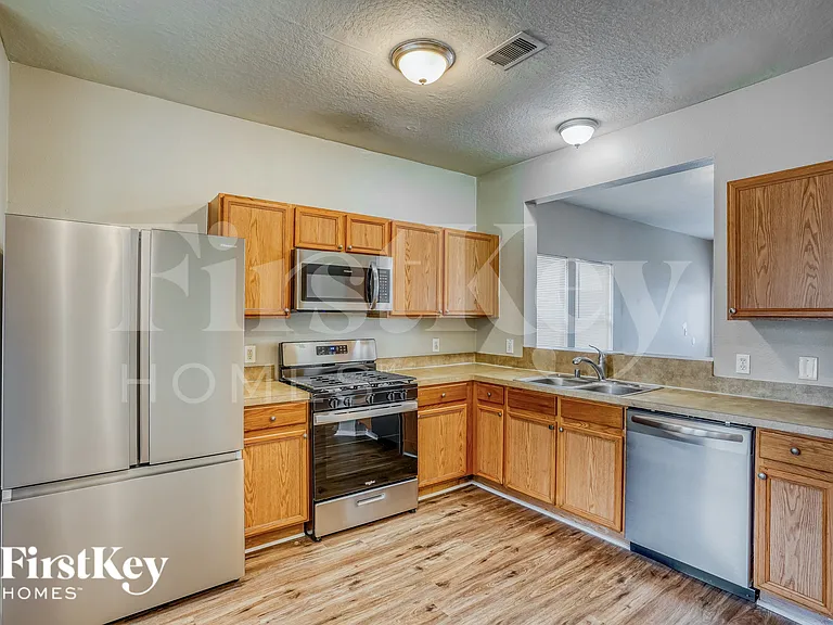 6210 Scotchwood Dr — Photo 8