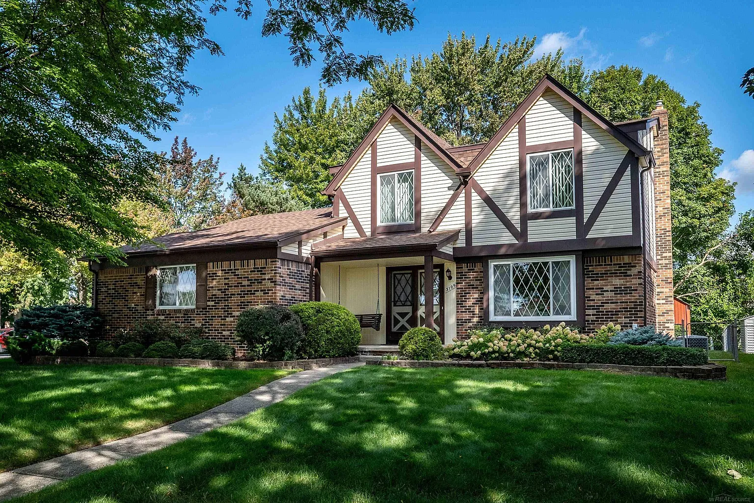 3105 Sylvan Dr photo 1