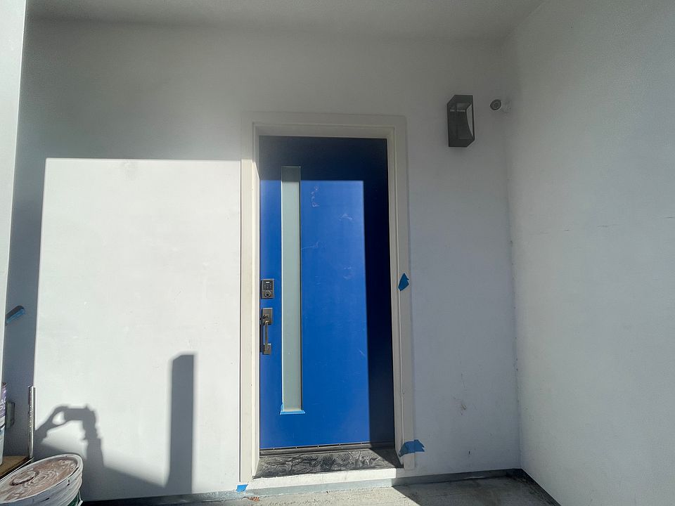 1st image of 2991 Fresno St