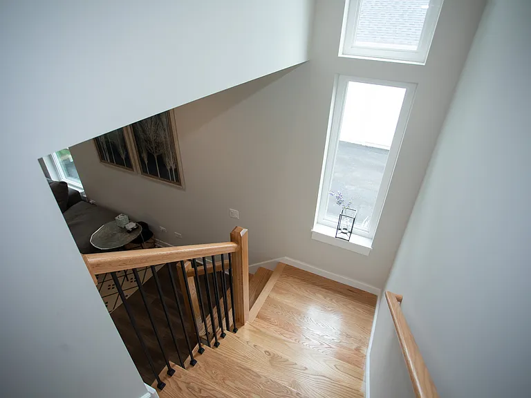 635 E 4th Ave — Photo 38