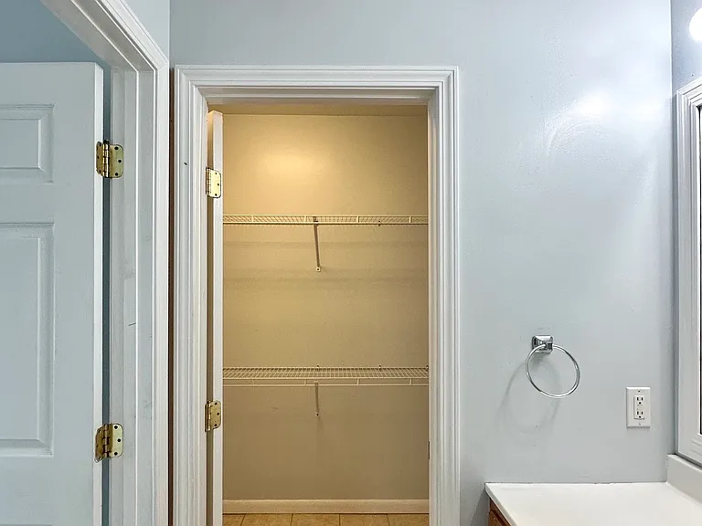 109 Evelyn Dr — Photo 13