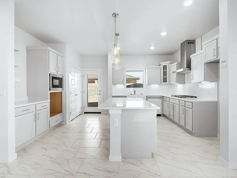 Kitchen 1