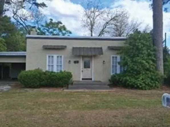 706 S Dogwood Dr, Nashville, GA 31639
