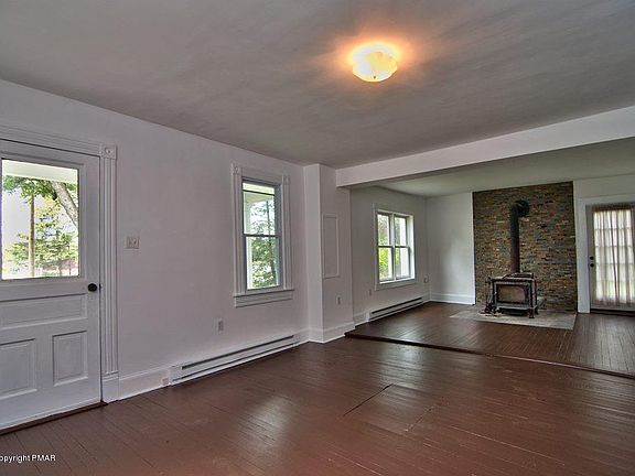 3rd image of 667 Belmont Ave