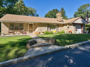 8 Perry Rd, Lambertville, NJ 08530