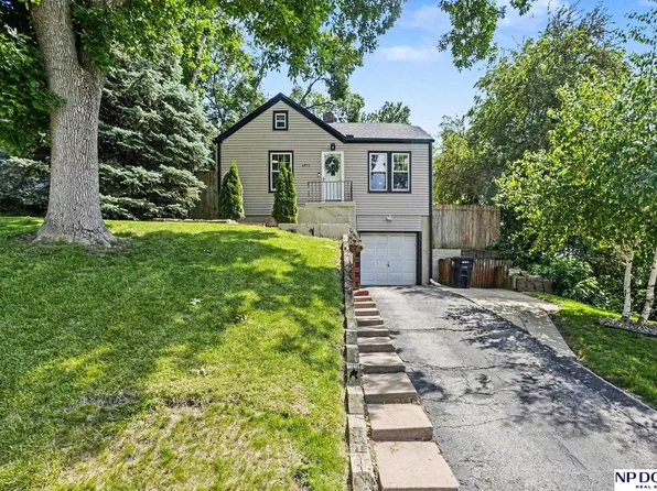 4939 Pine St, Omaha, NE 68106