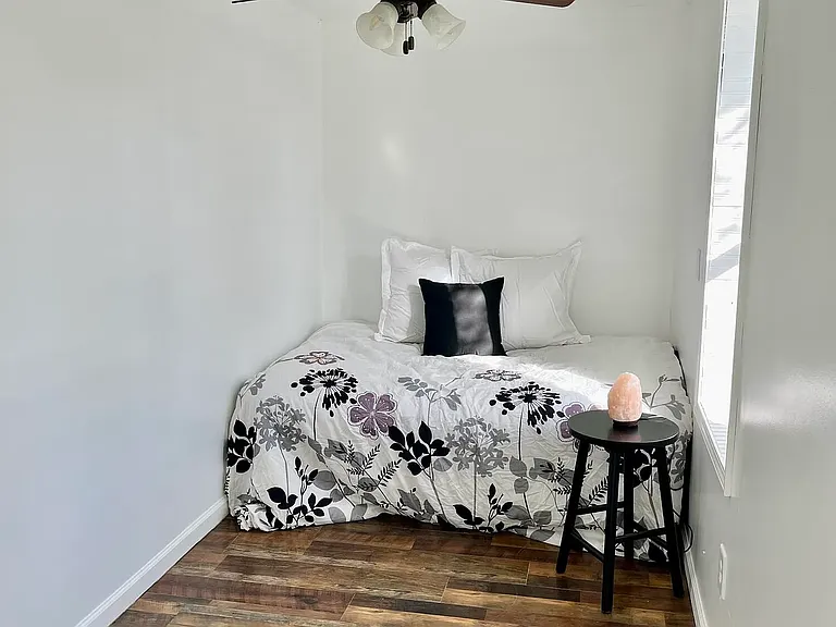 113 Laurel St — Photo 12