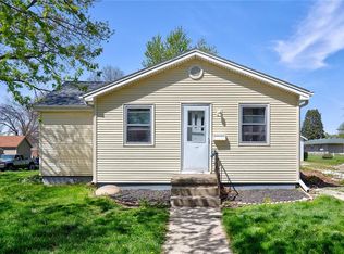 813 E Jefferson St, Winterset, IA 50273