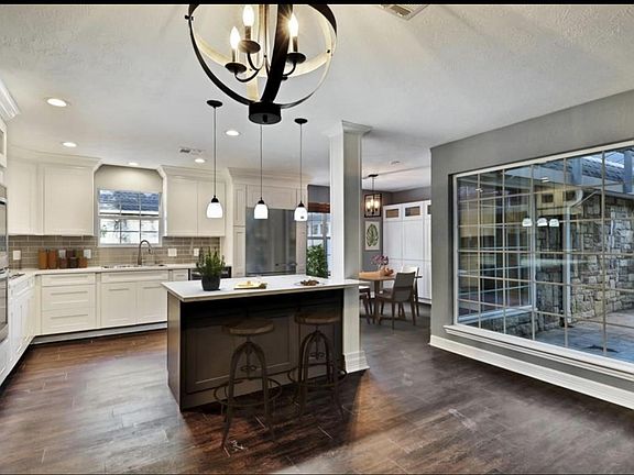 3rd image of 10530 Elmdale Dr