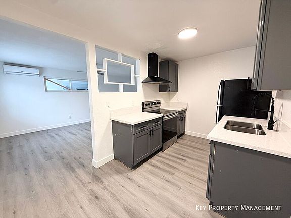 3rd image of 2030 Sunrise Ave APT 4