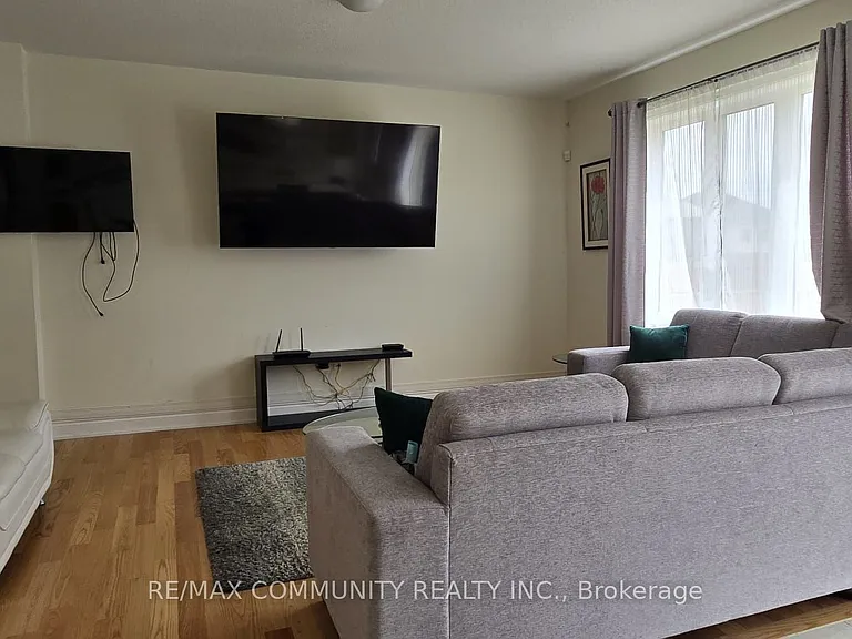 15 Hancock Cres — Photo 7