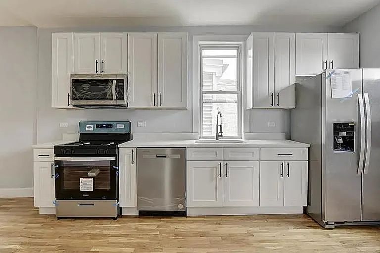 1st image of 1626 N Washtenaw Ave APT 2R
