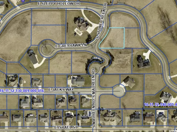 608 S Stone Creek Dr, Greensburg, IN 47240