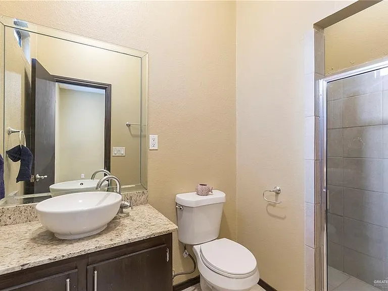 2037 S 45th St — Photo 24
