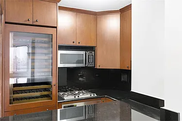 Rented by R New York