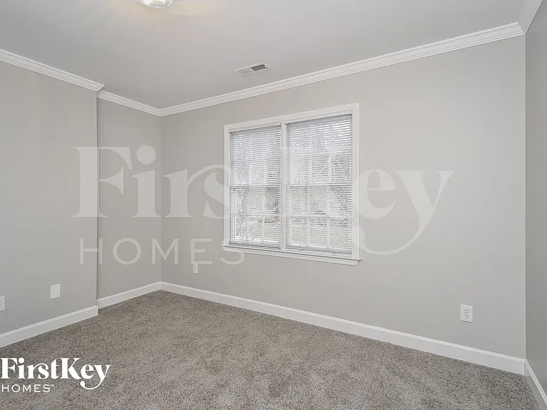 6866 Greenbrook Dr — Photo 11