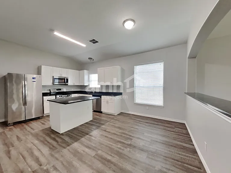 6733 River Ridge Ln — Photo 3