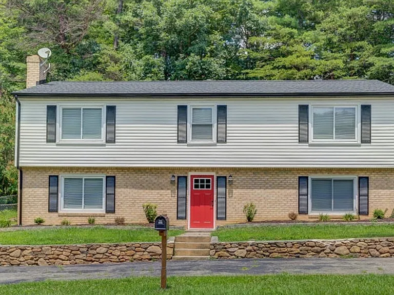 5822 Merriman Rd — Photo 2