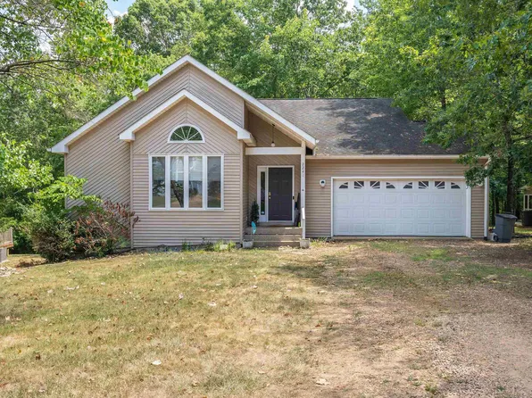 2241 Mountain Dr, McGaheysville, VA 22840