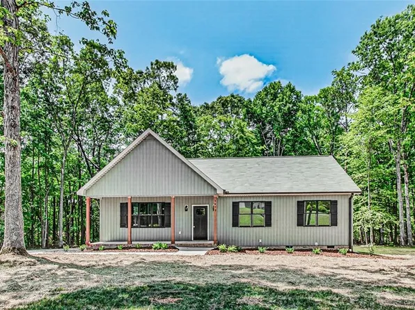 5079 Gardengate Rd, Asheboro, NC 27205