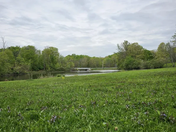 S Plank Road, Slate Hill, NY 10973