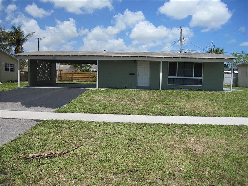 1st image of 211 NW 39th Way