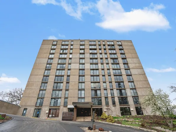 1800 7th St Unit 5D, East Moline, IL 61244