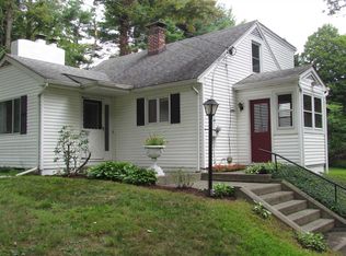 320 Smith Rd, Hyde Park, NY 12538