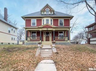 2016 Main St, Davenport, IA 52803
