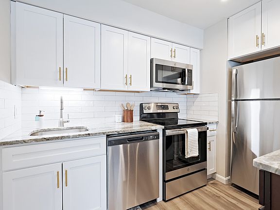 4th image of 315 Elden St #41ee8e5da