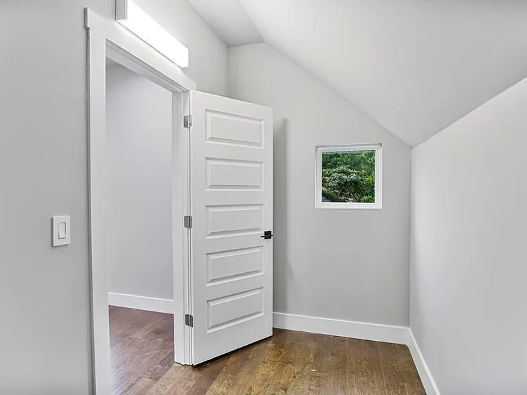 79 Adair Ave — Photo 30
