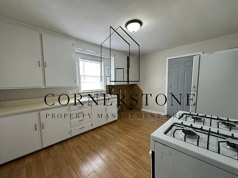 207 K St — Photo 2