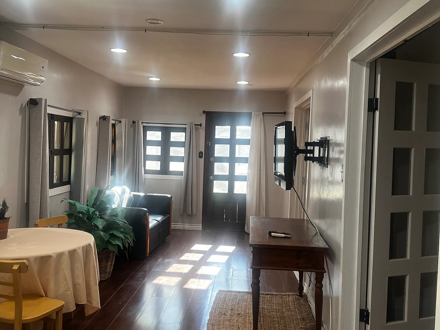 2 bed, 650 sqft, $2,800 — Photo 3