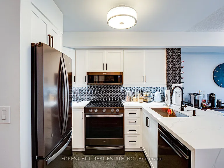 30 N Park Rd #214 — Photo 8