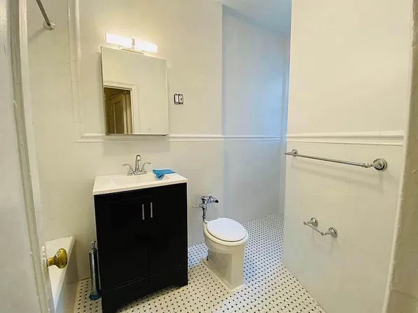 625 Caton Avenue image 8 of 15