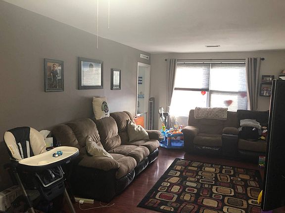 4th image of 922 Armstrong Ave APT 2-2