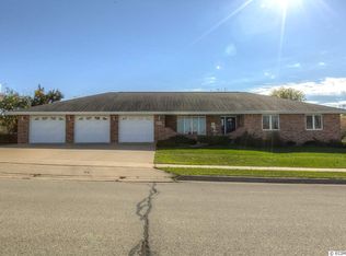 6176 Forest Hills Dr, Asbury, IA 52002