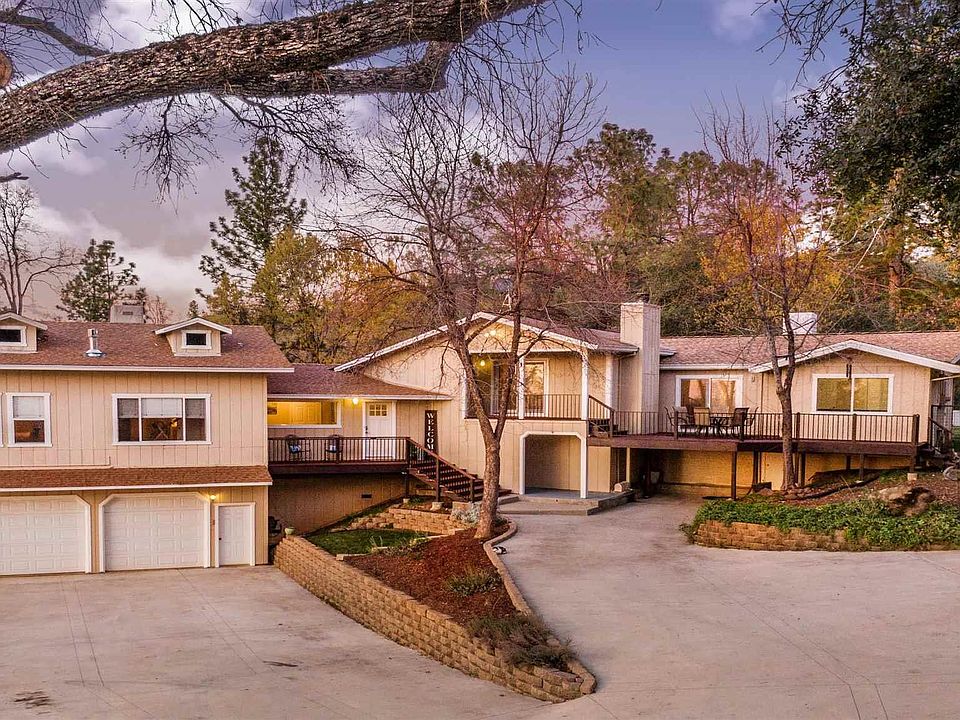 1st image of 16740 Tuolumne Rd #16748