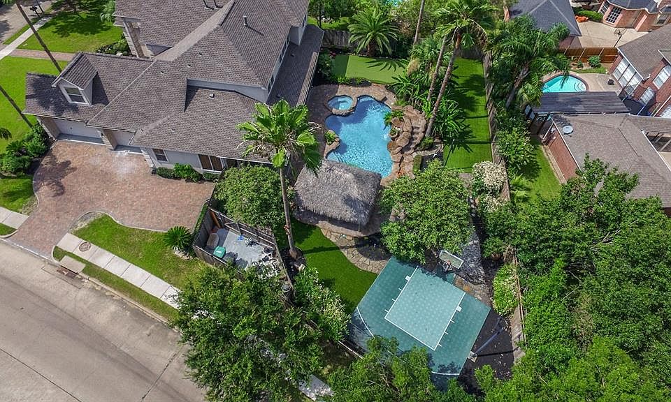 Gorgeous home located in Parkway Plaza with a lot over 18,000 square feet!