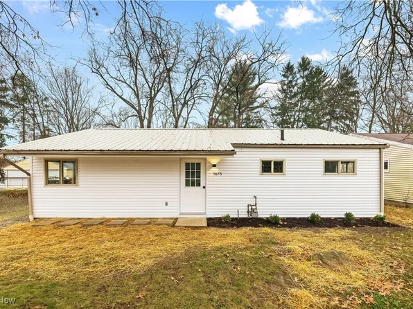 1675 Gaylord Dr, Akron, OH 44320