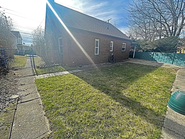 1230 Commonwealth Ave — Photo 29