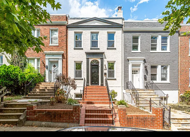 220 Adams St NE — Photo 36