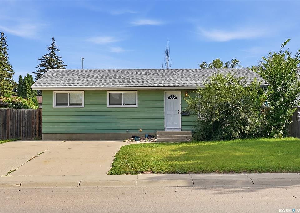 1st image of 814 Steeves AVENUE