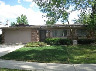 6641 Foxtree Ave, Woodridge, IL