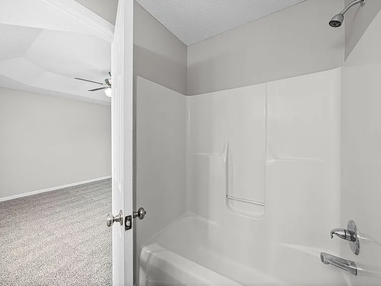 202 Tuscon Ct — Photo 18