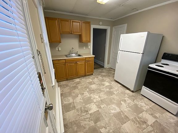 3rd image of 601 S Market St APT 201